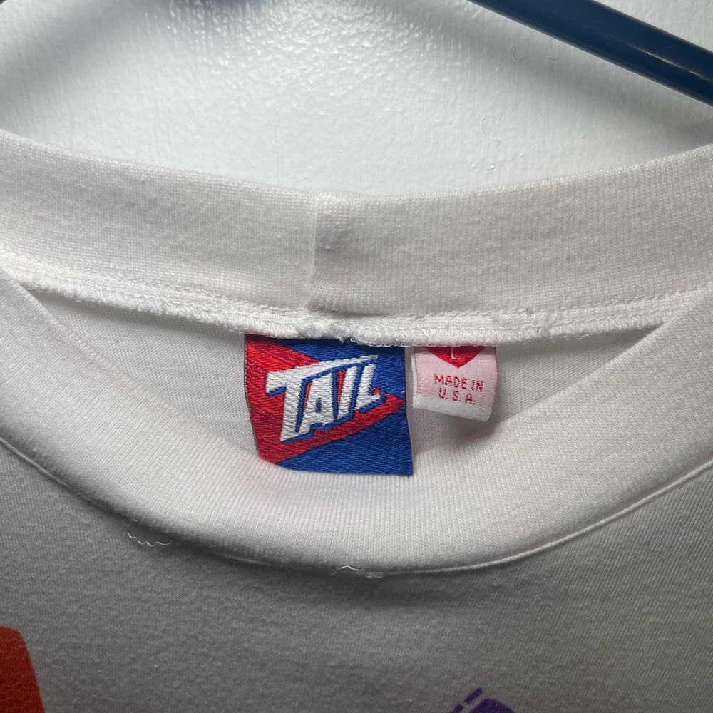 VINTAGE|  Tail  White Shirt with 80s Geometric
